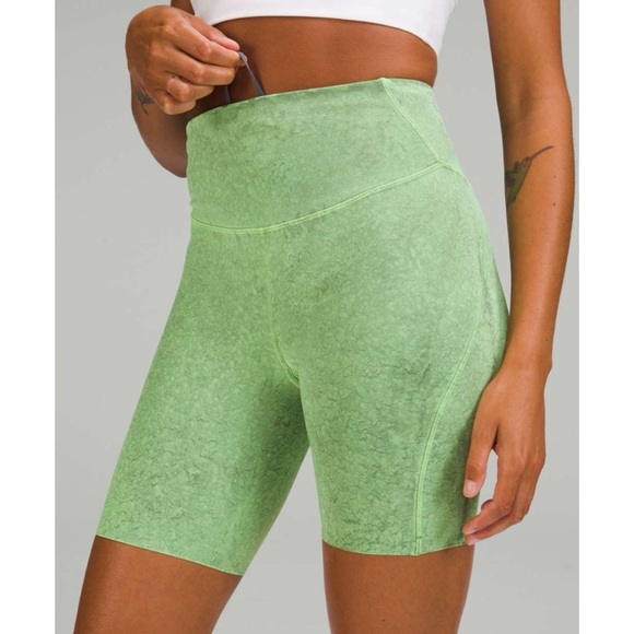 Lululemon Base Pace High-Rise Short 8" Green - Picture 1 of 11